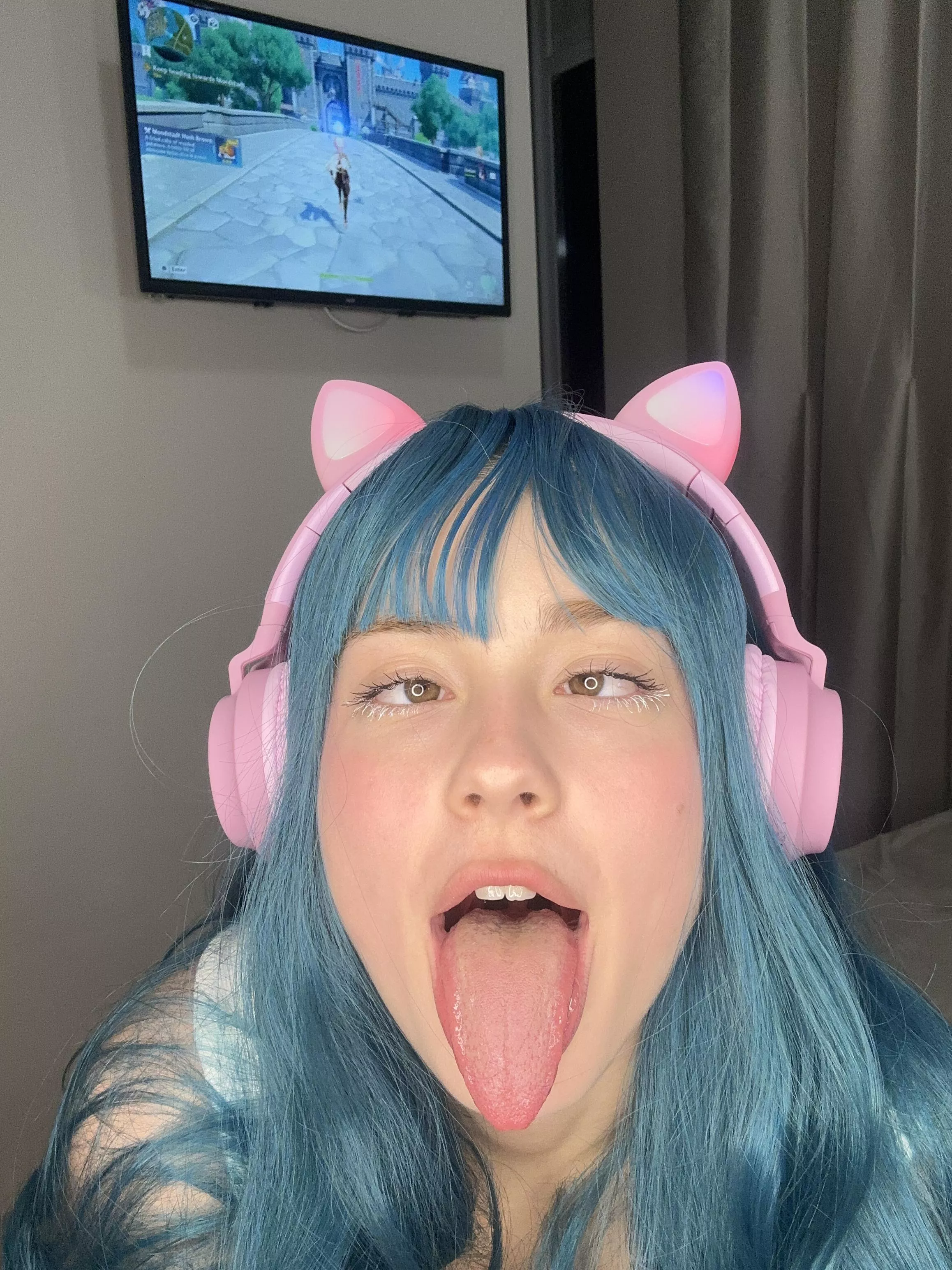 leave your cream on my tongue posted by tavielin11