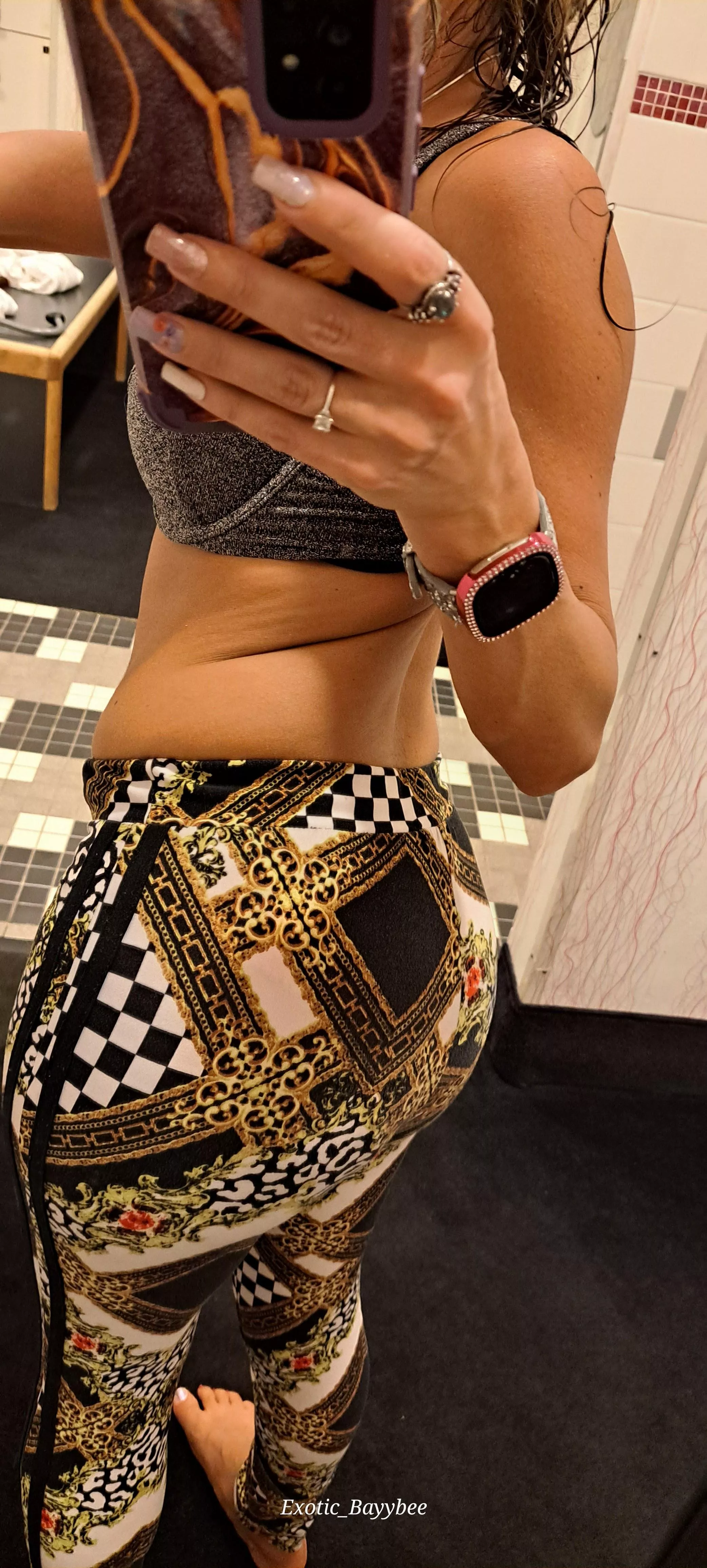 Leggings: effortlessly stylish posted by Exotic_Bayybee