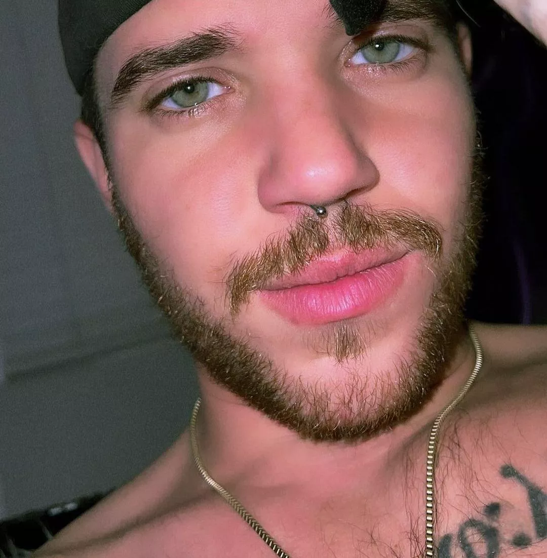 Looking to drink a bit an make some new friends.  posted by SpiderSprinkle