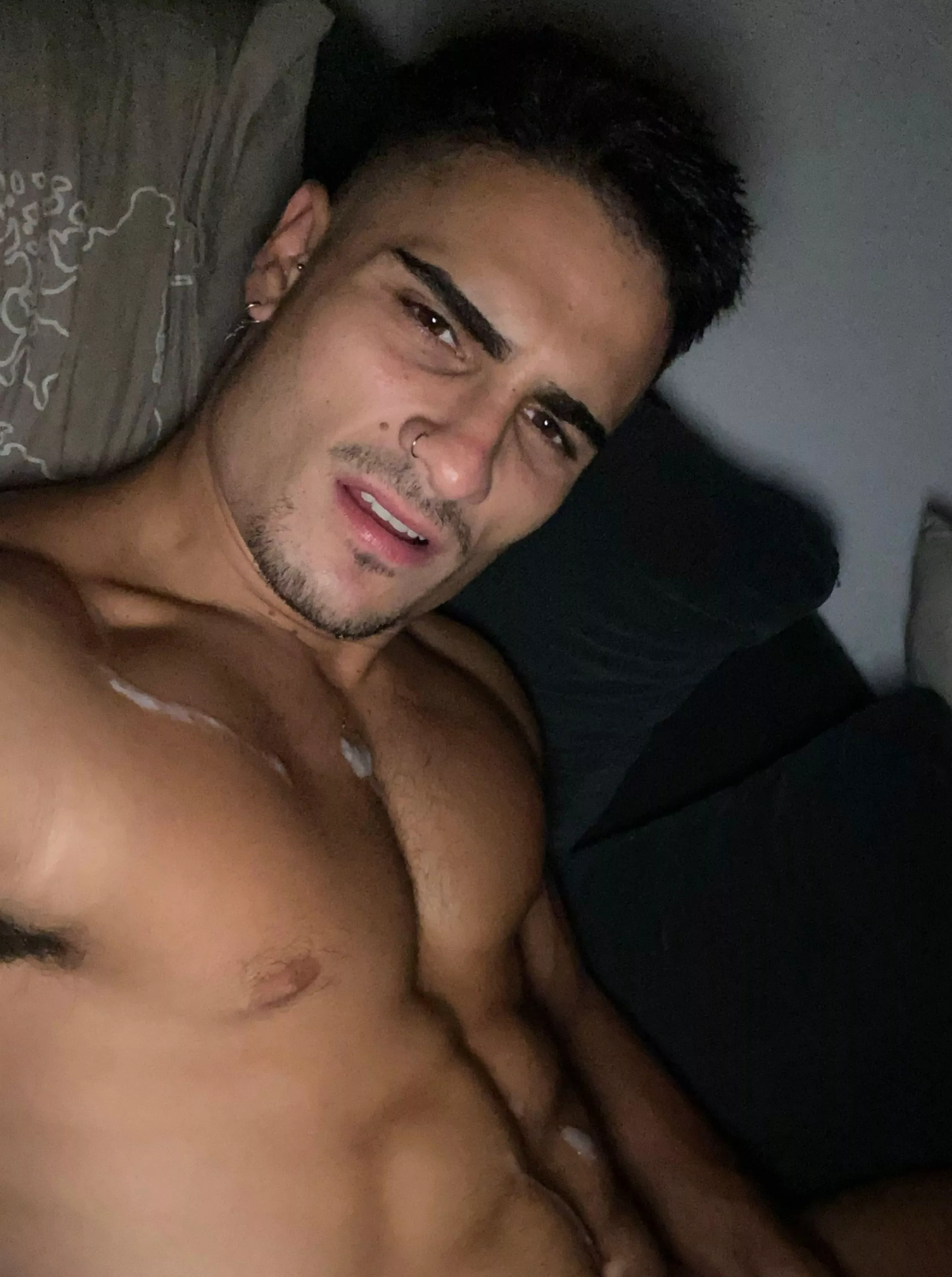 Make me fuck your tight hole in 3 words posted by OliverKinggxoxo