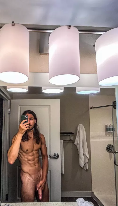 Mirrors are always a good excuse for a pic by Throw_Huawei_