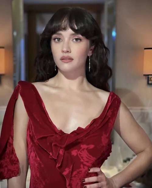 Olivia Cooke  by bruce047