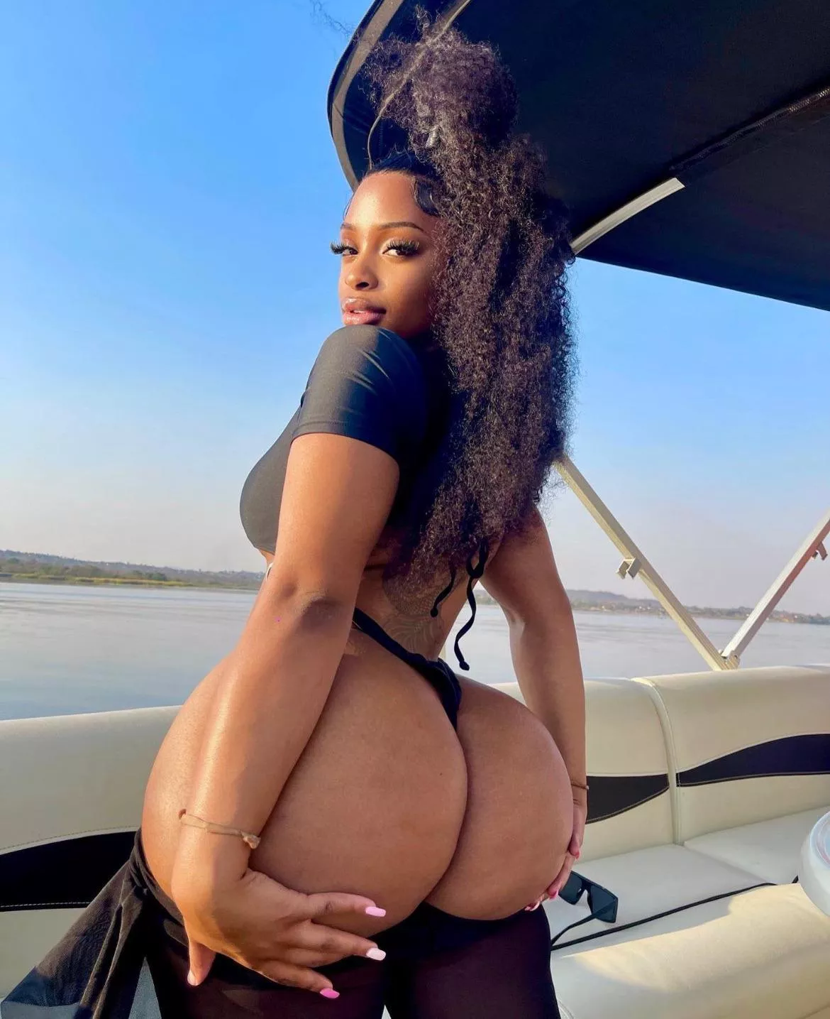 PRETTY AND THICK!!😛😛🍑🍑💦 posted by Disastrous_Leave_727