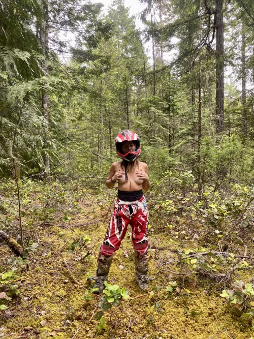 Rosie (@tropicalrosiee) by tropicalrosie