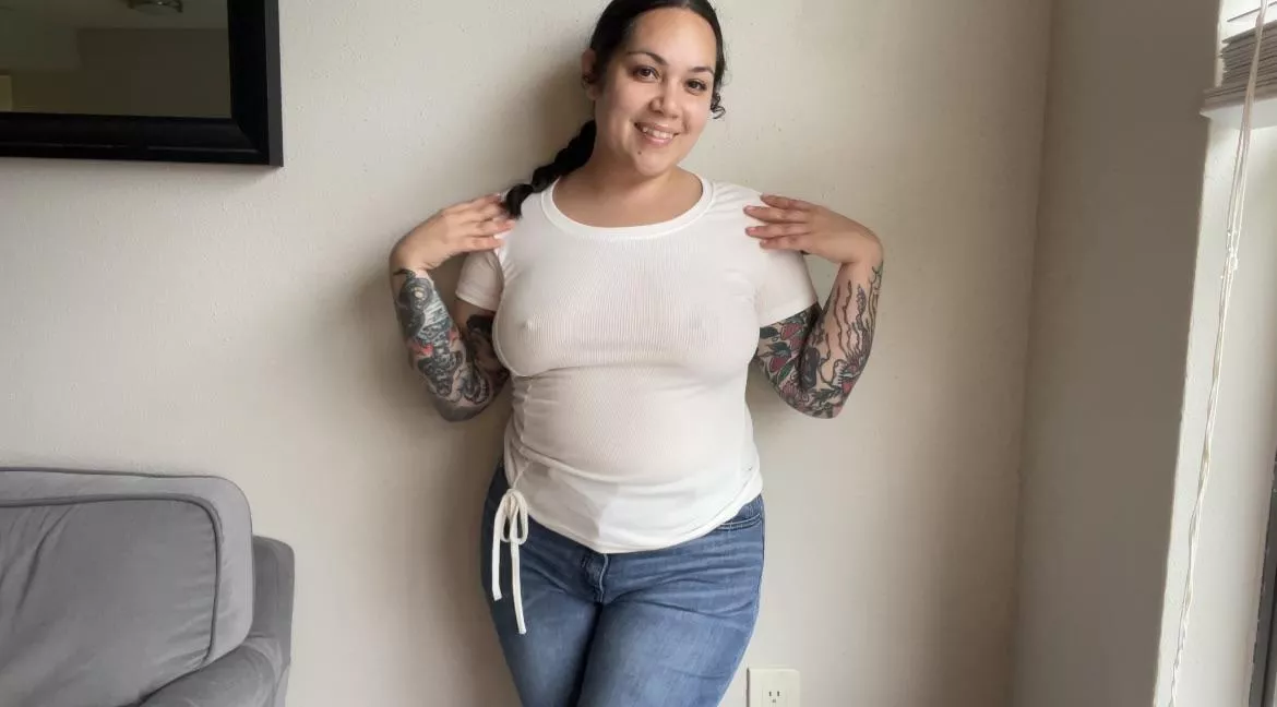 Would you take me on a date in this outfit? posted by Vivianna_Lii