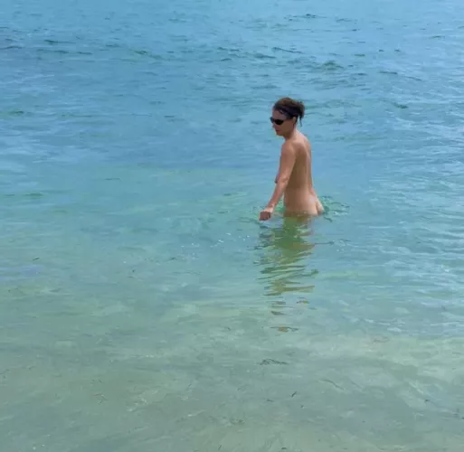 A tiny naked adventure by ChivetteH