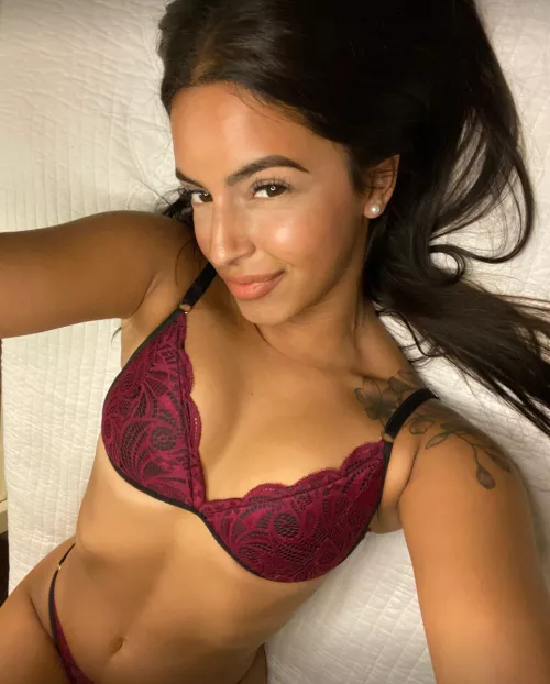 all the guys at the gym love my smile... and my tits! by ShiftTeamWarlord777