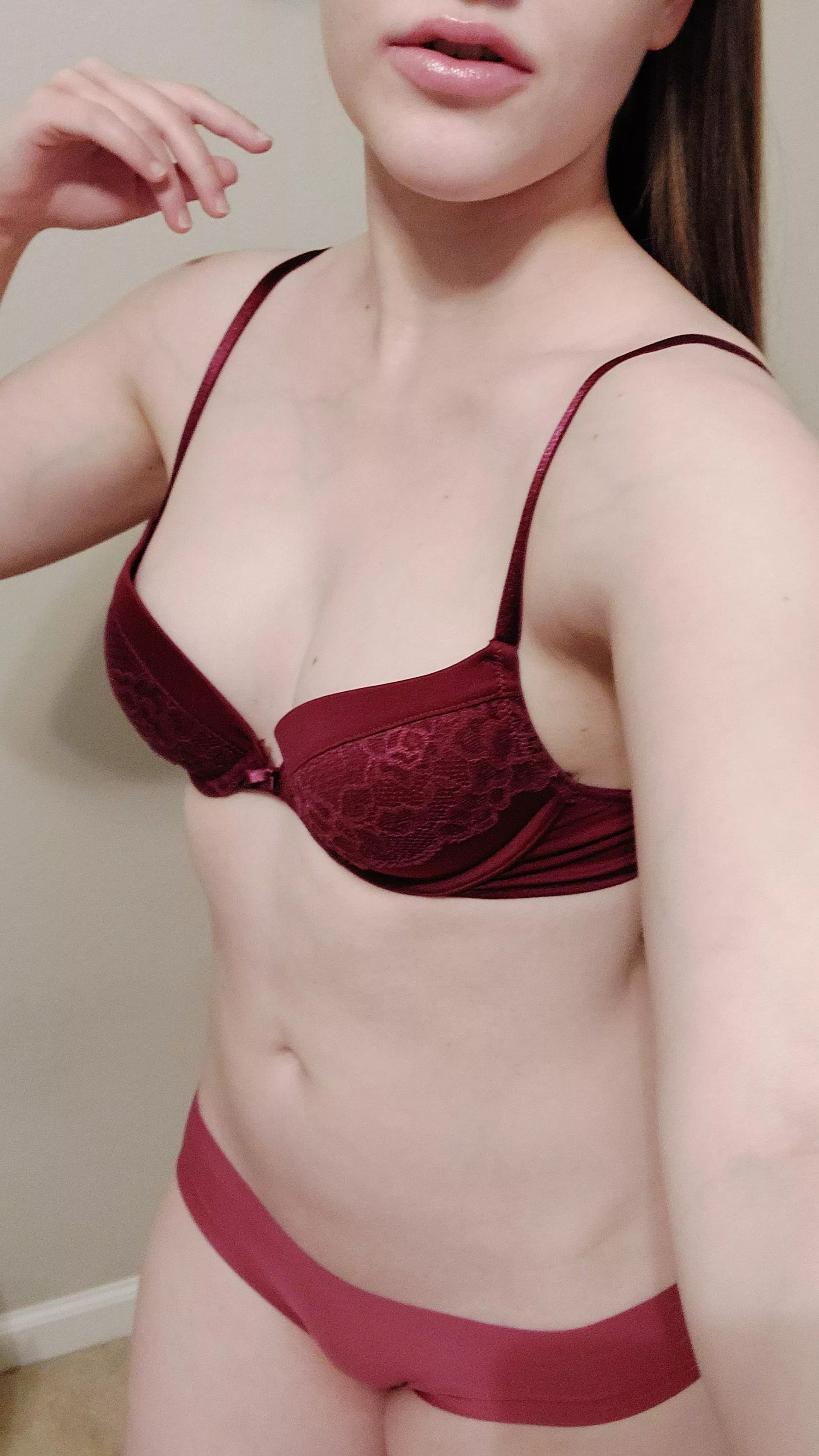 Always thought I looked good in this color! [f] posted by QuinnRMonroe