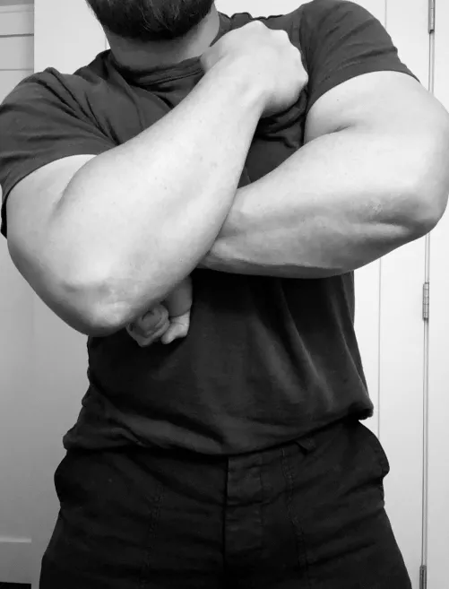 Anyone happen to need all the air squeezed out of them 👉👈 [39] by Errant_Moon