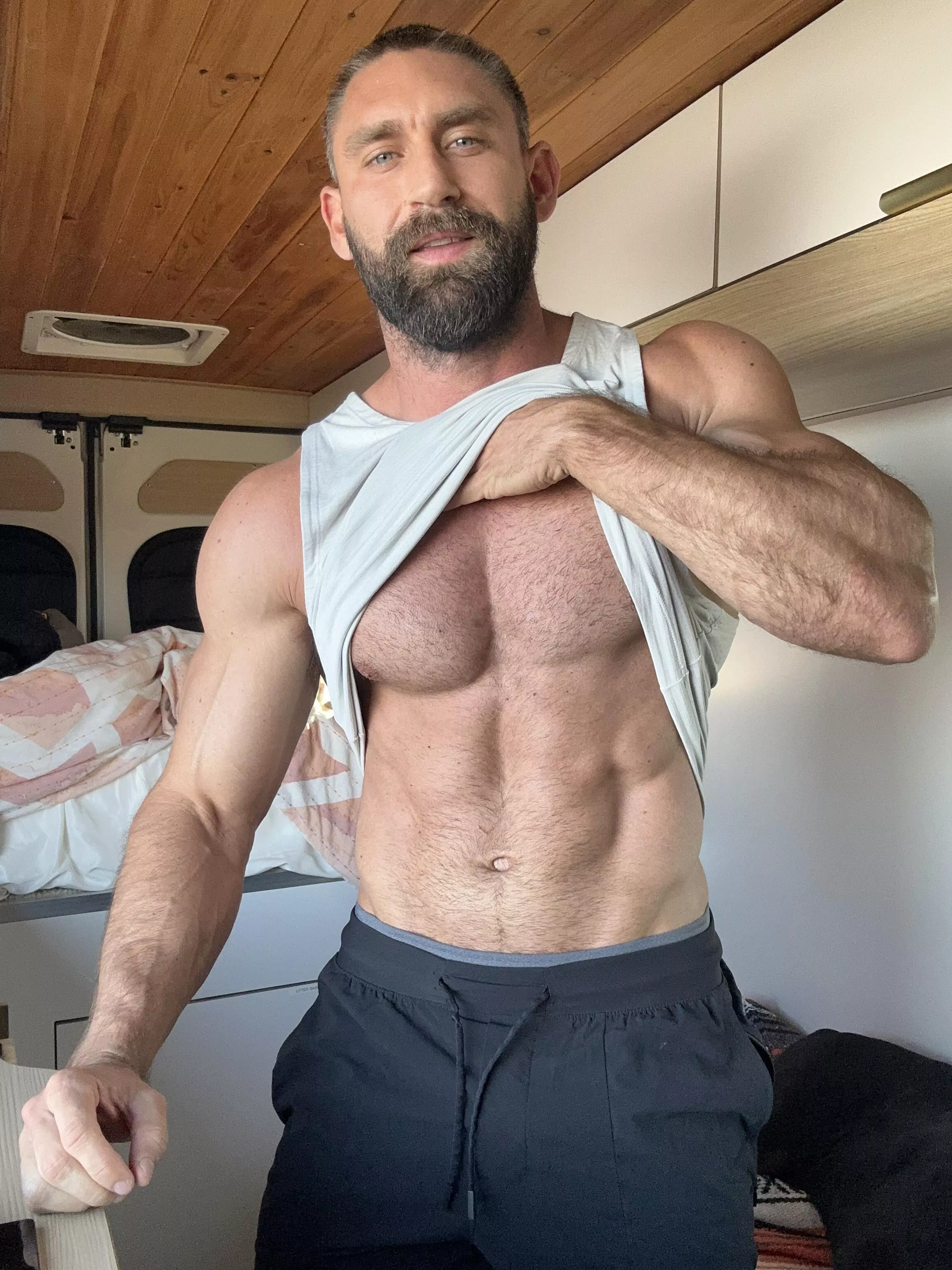 Hairy or shaved  posted by onlygainzsteve