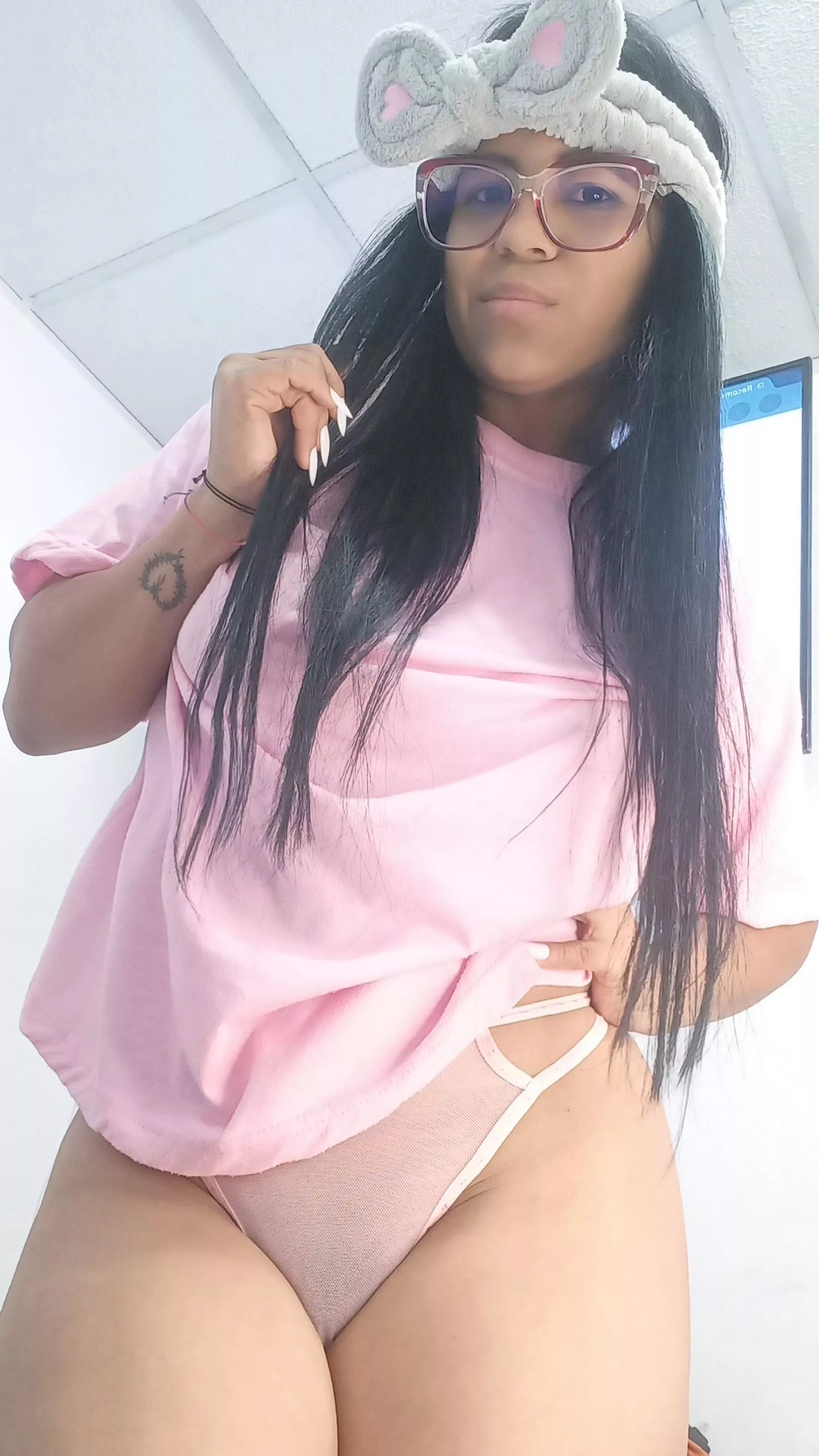 I am the sexy girl with big ass posted by LizBrunette