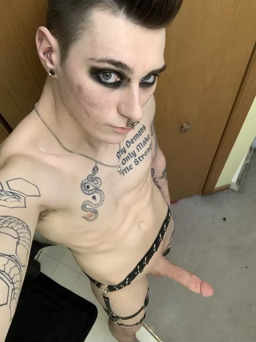 I need to cum so bad, will you help me? by PaytonTallSlim