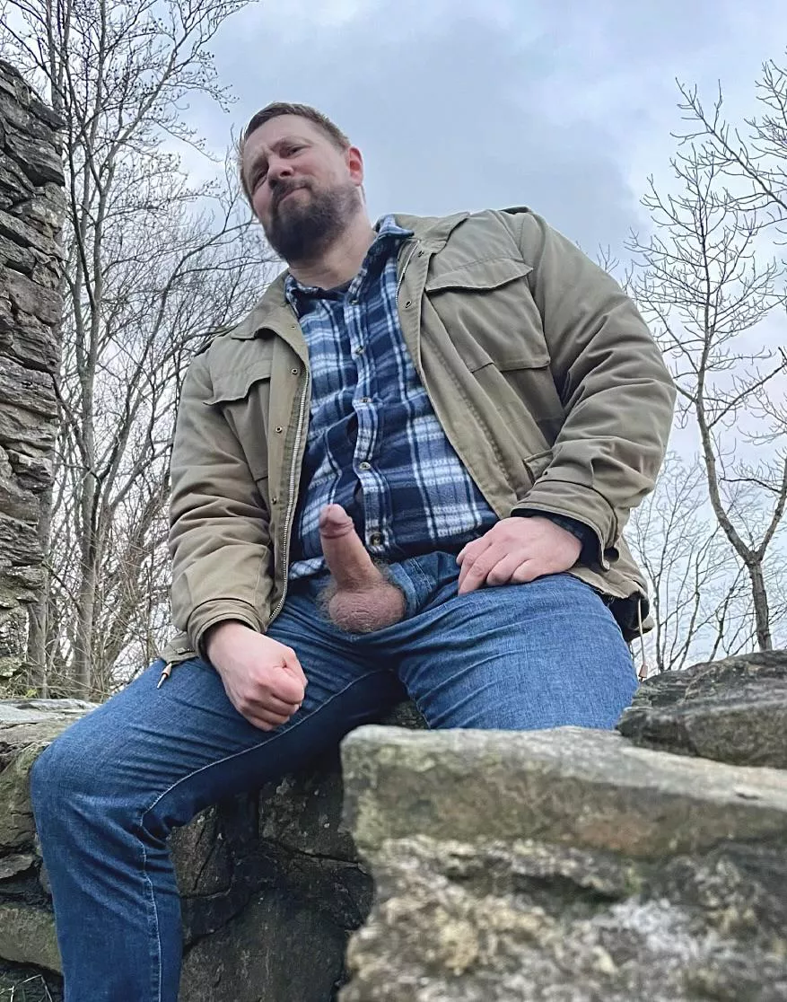 Imagine you're on a cultural tour with me ... and I'm doing this . What am I trying to tell you with this subtle hint?(34) posted by Top_Handle2768