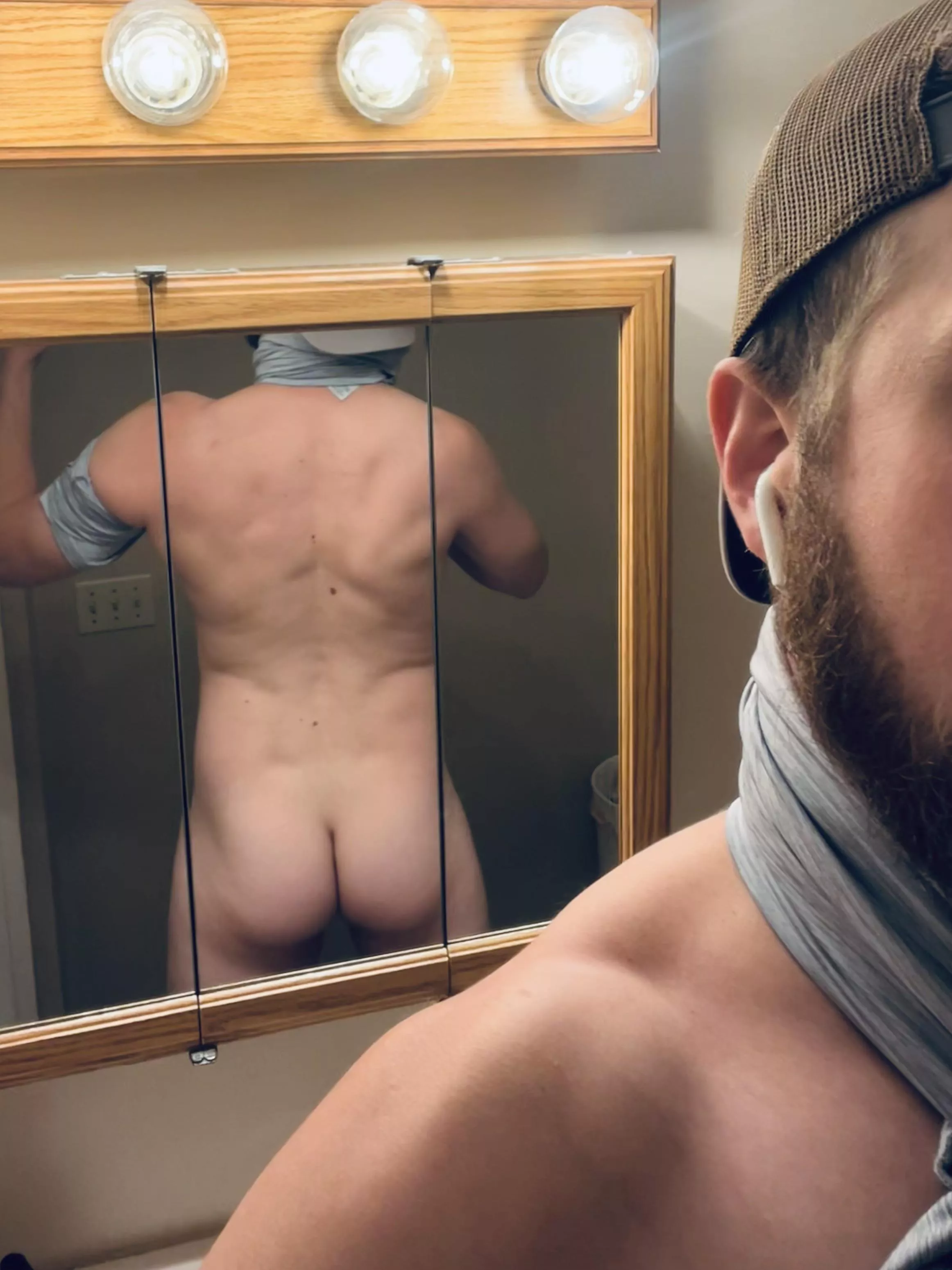 I’ve never had a muscular back, but I’m working on it posted by heresthegoods