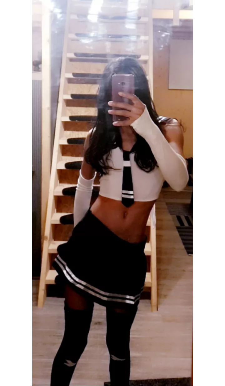 Magical Schoolgirl uses Charm ! ~ posted by TheMayaBuns