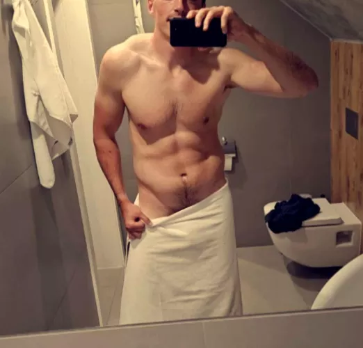 Make me drop that towel for you  by Kermit1916