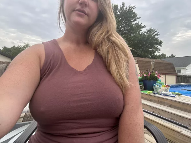 Morning coffee outside this morning ☕️  by heykellyp