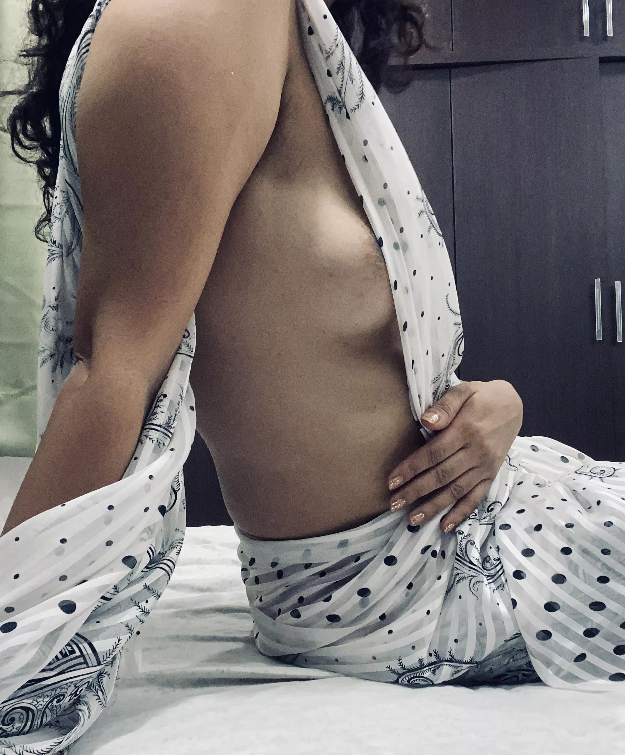 Petite sideboob ☺️ posted by adifferentpersona