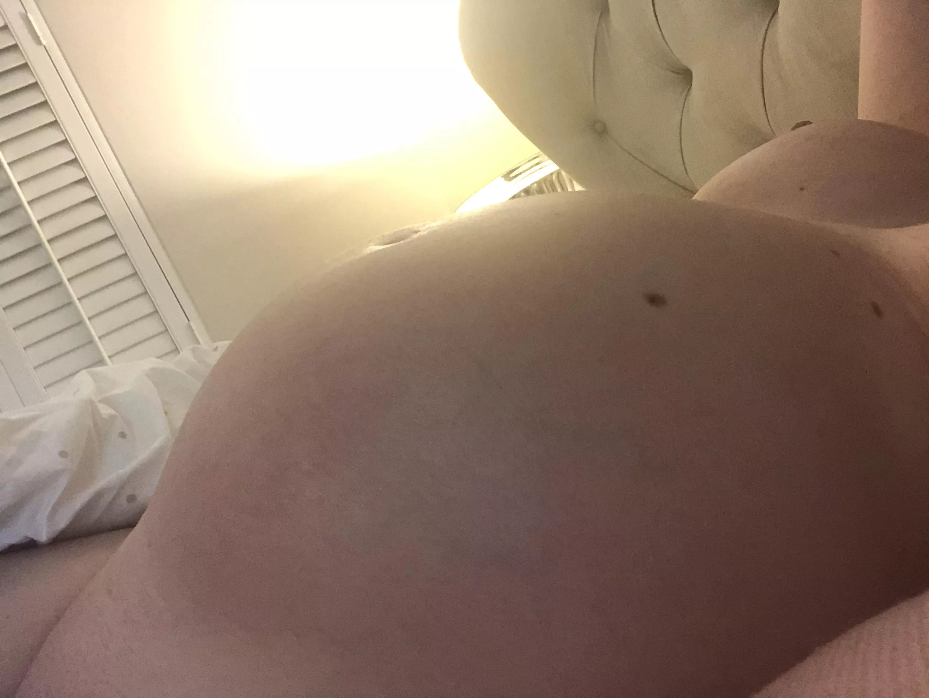 This mommy can’t wait to be “kissed” good night 🐱 posted by Bumpblossom