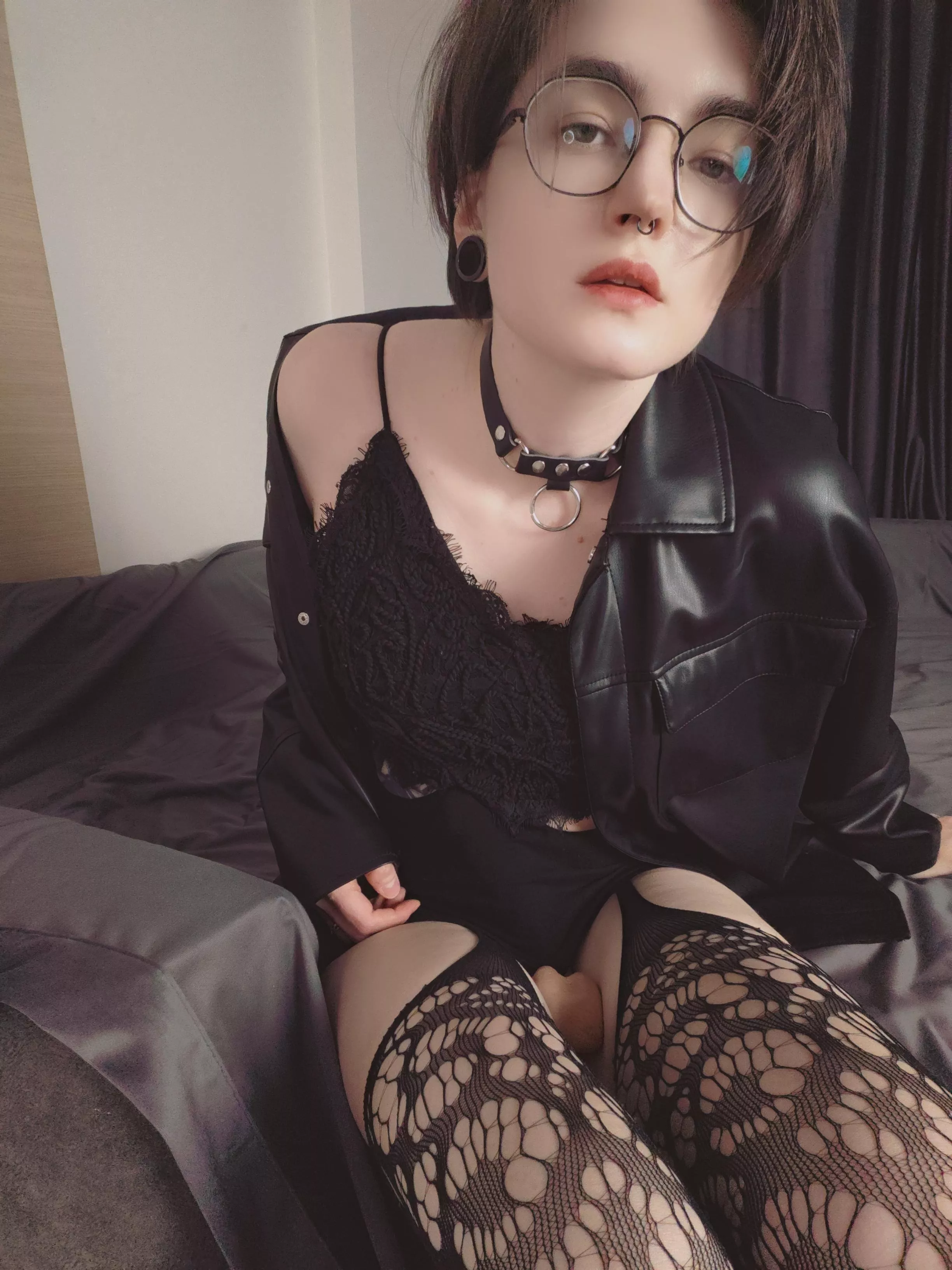 You crawled to me on your knees to beg me to use you? You're pathetic, but I'll give you what you want and you'll come crawling back to me posted by Cyber_samuraii