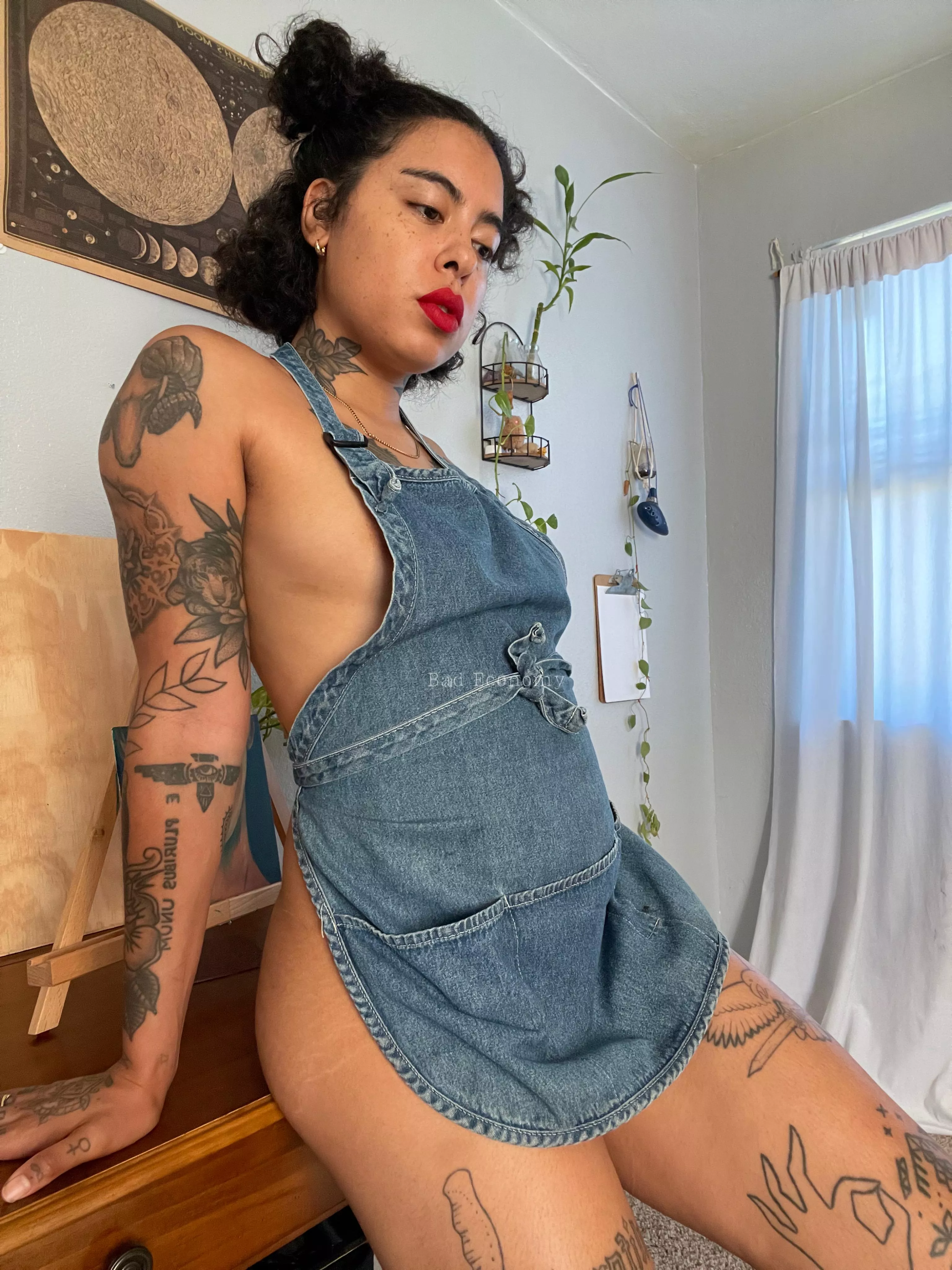 an art teacher you can crush on  posted by sobadeconomy