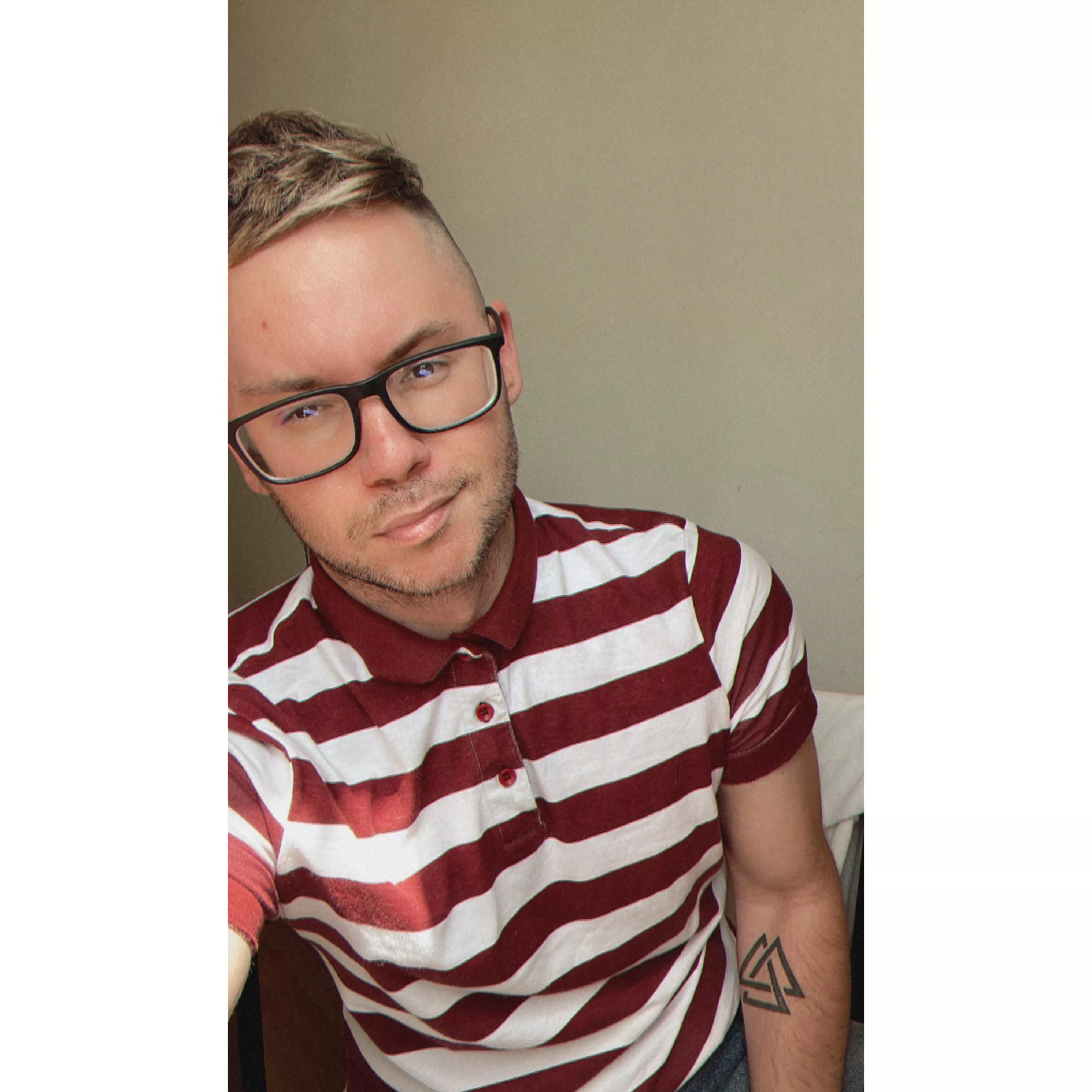 Another week survived. Happy Fridaaay 👻 posted by erkson99