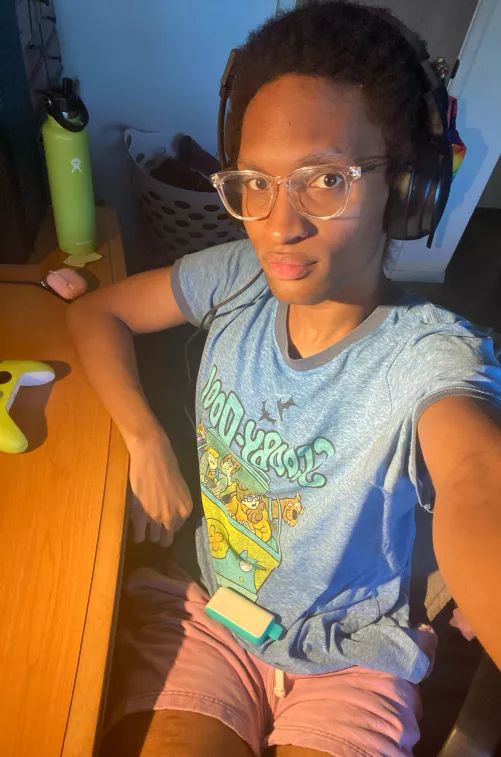 anyone wanna play dead by daylight?😚 by sunflowr_seeds