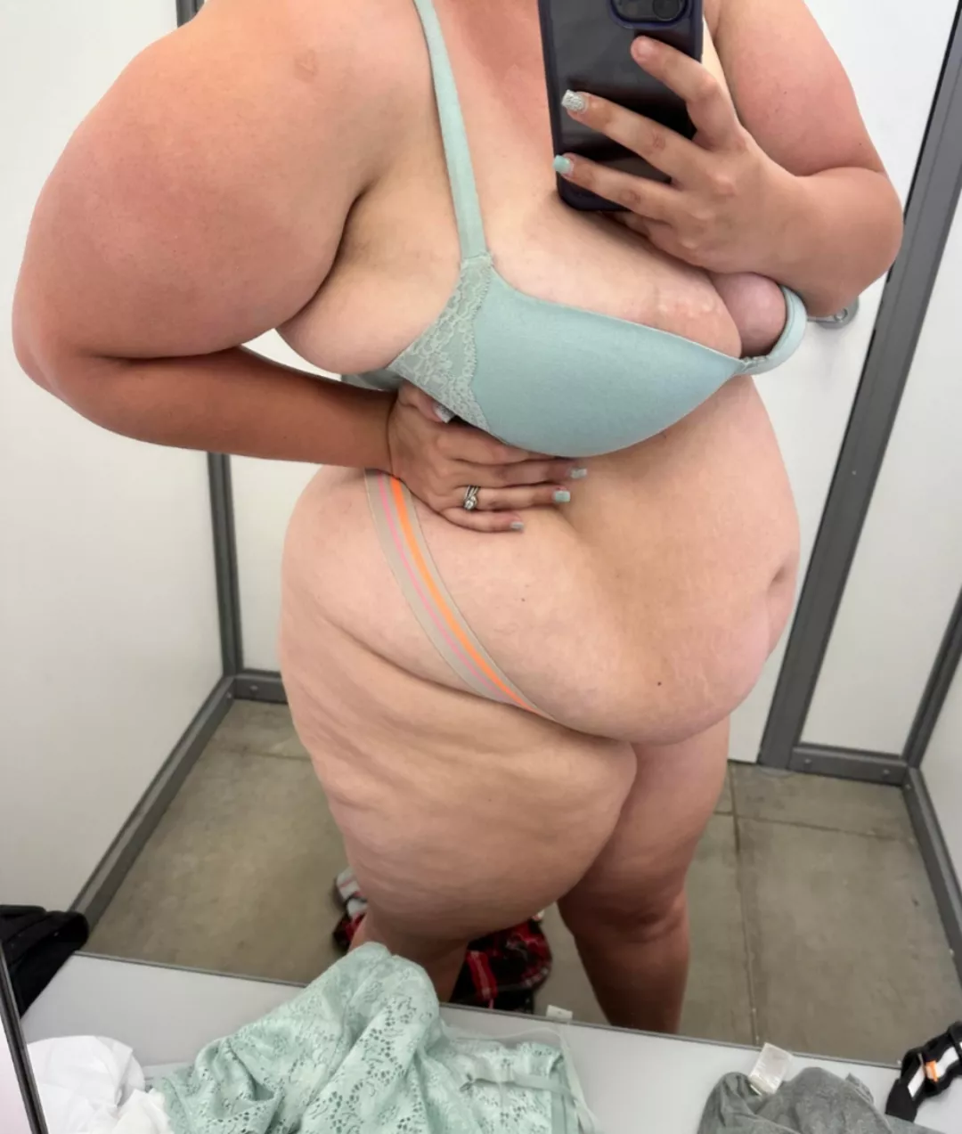 Hope my BBW bod brightens your day! posted by abigailgray256
