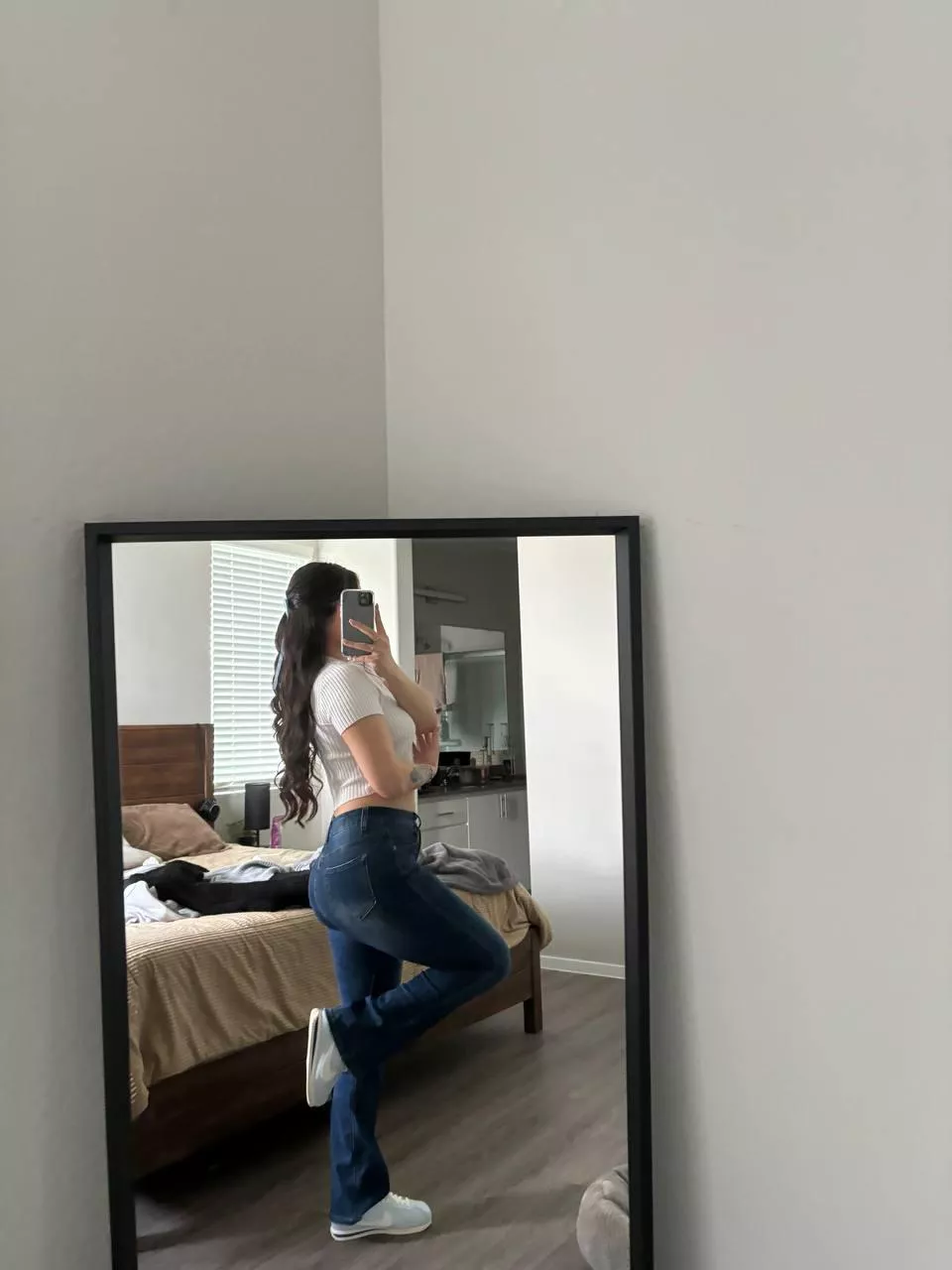 I love how this jeans fit my legs and butt well posted by mellovesyou69