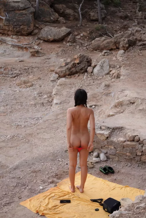 I’m the last one on the beach  by anastasya_xx