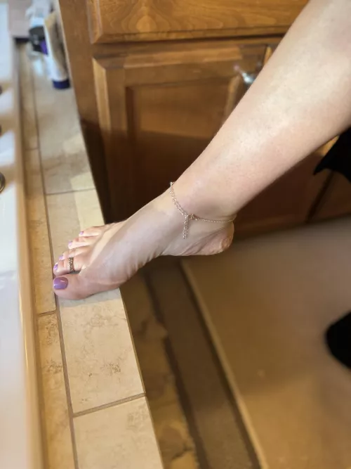 Just getting ready to go to work. by jenee_wyoming15