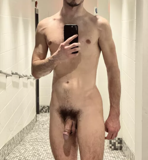 My foreskin keep rolling back because penis is heavy and hanging lower after hot sauna by eziofun