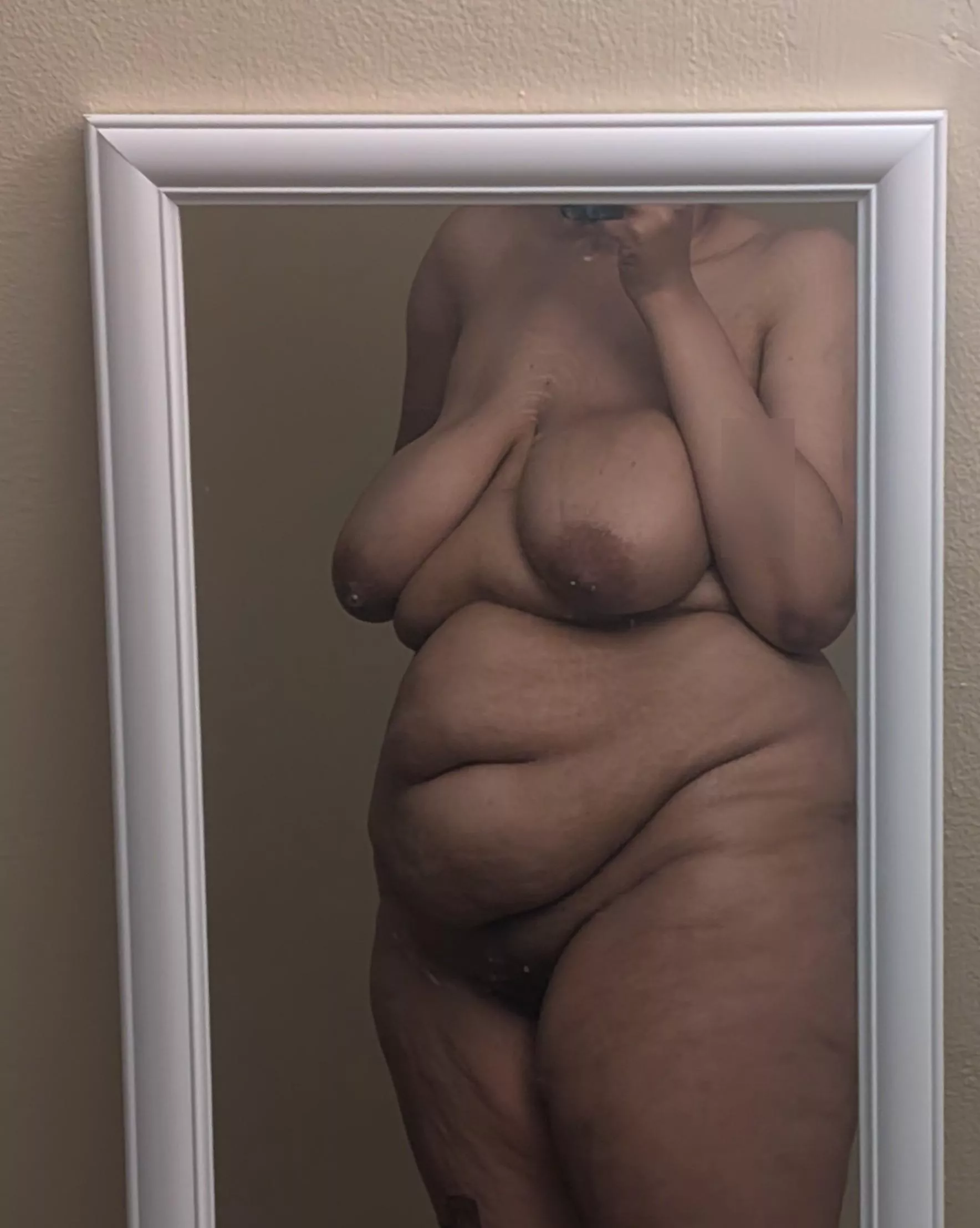 Too hot for clothes  posted by altaccountt589