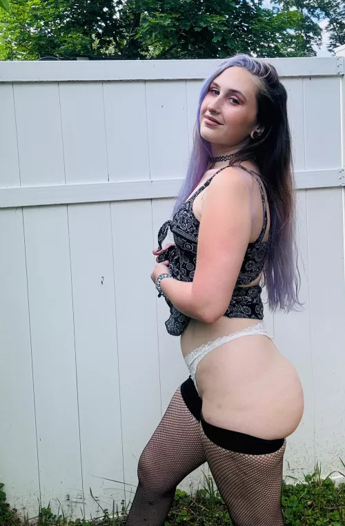 What would you do if you saw this while walking down the street 🥵 by samanthalynne2