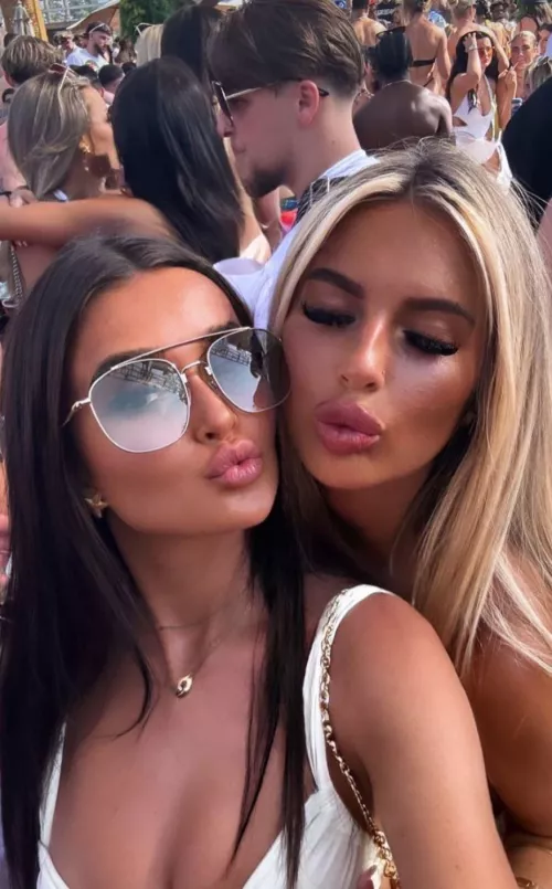 Which one by round_plastic2