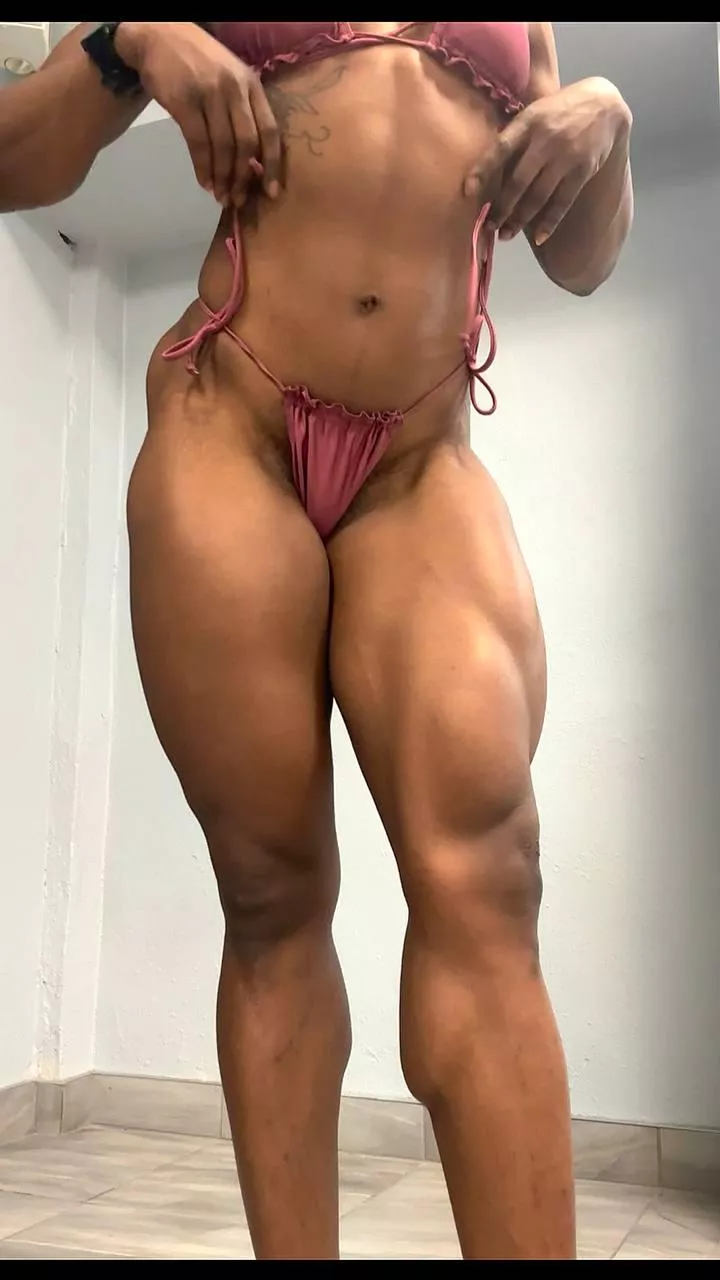 Would you like to have a bodybuilder strip for you? (F) posted by StylishhQueen