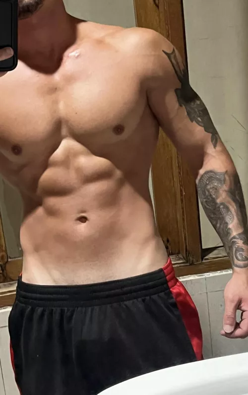 6’3 218lbs and feeling leaaaaaan 😈💪🏽 by TheeGuyDerek