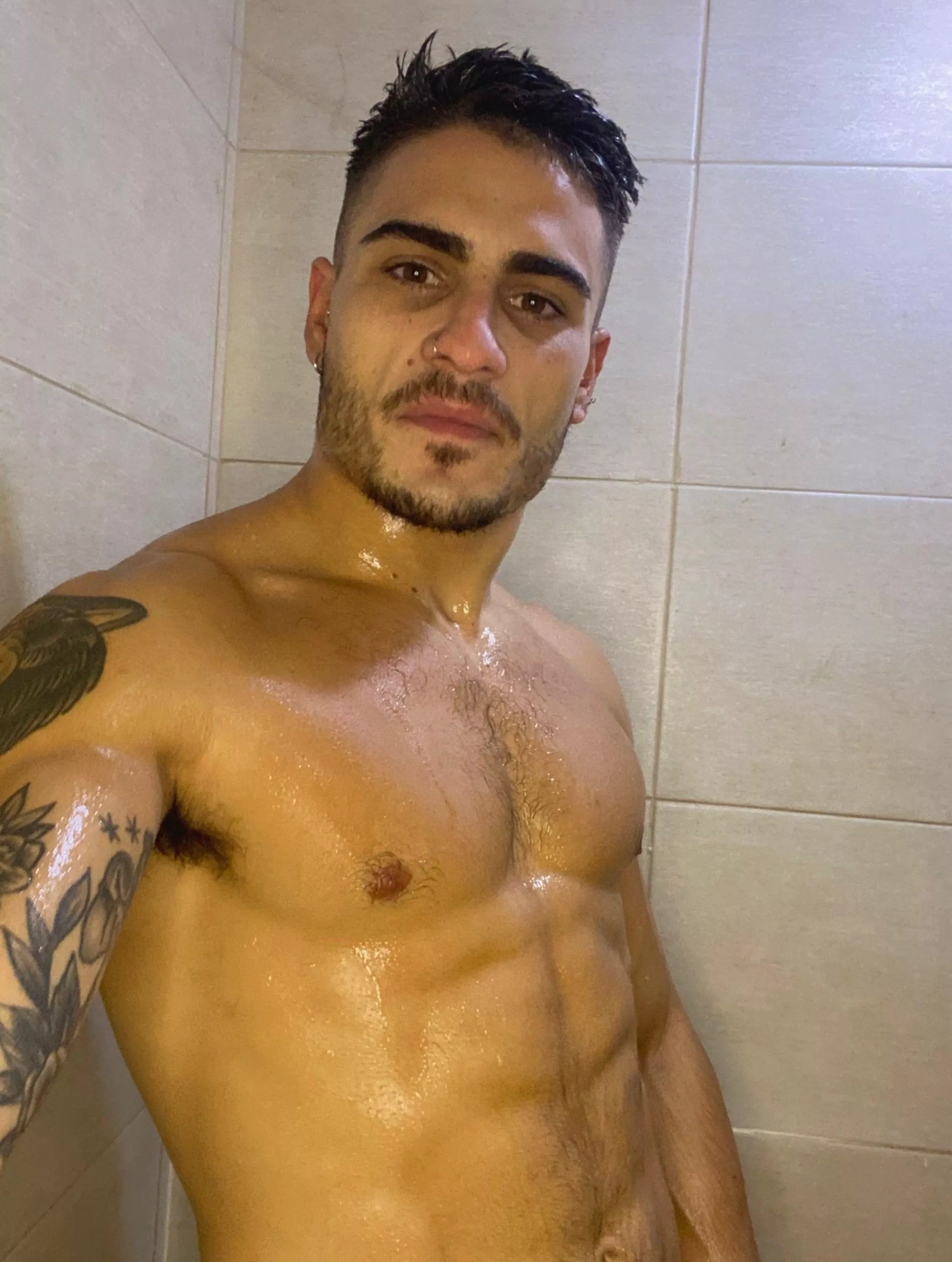 Are you weak-kneed yet?  posted by OliverKinggxoxo