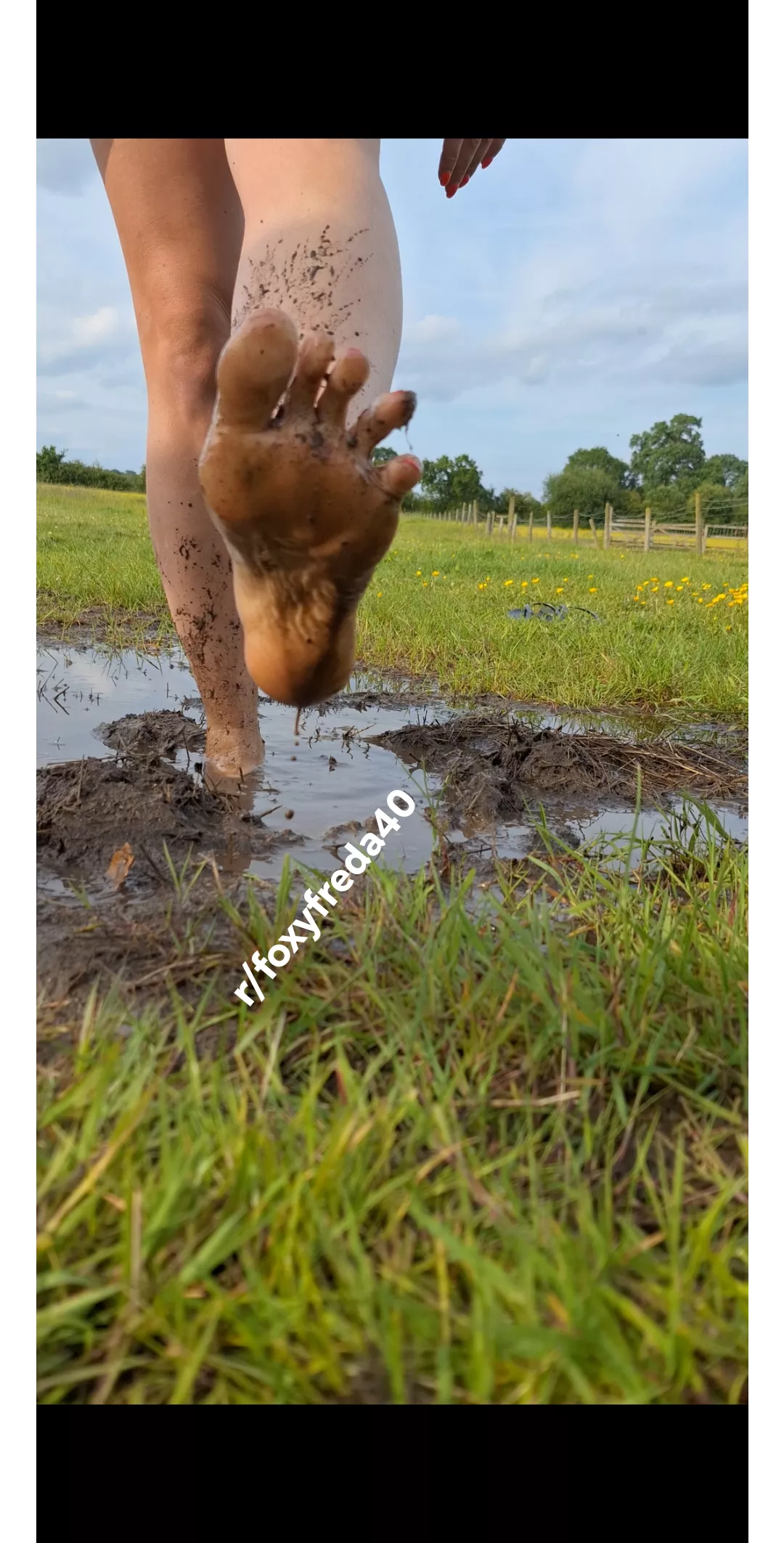 Cummings to play 😘 posted by foxyfreda40