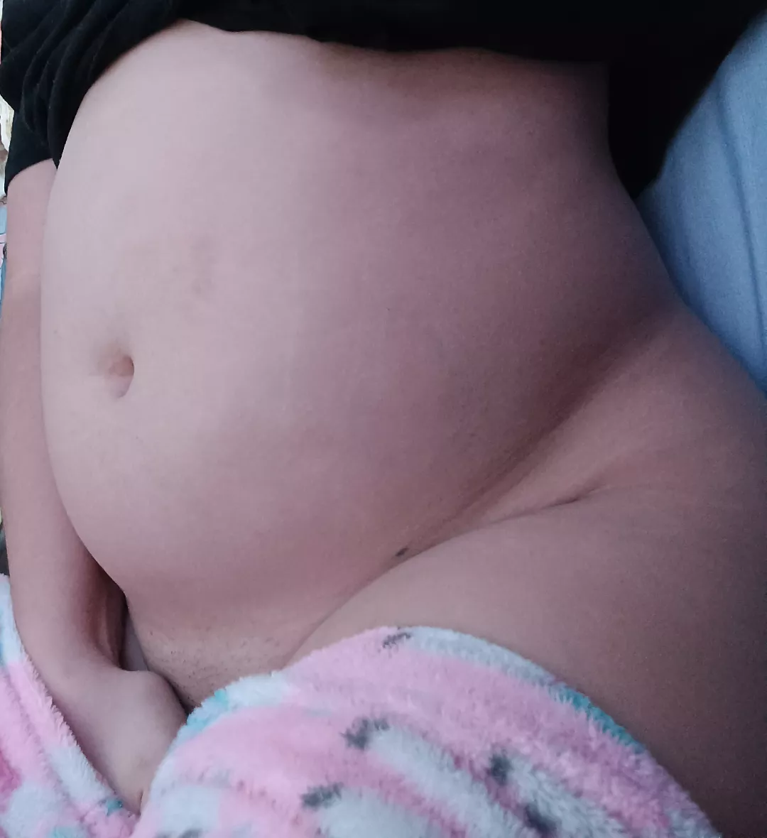 Deep navel 🐷 posted by ivanelysS