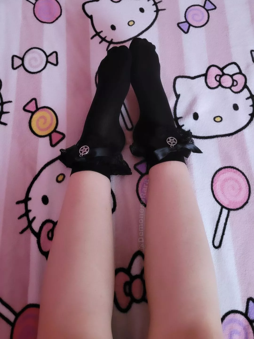 Evil socks posted by DemonessRara