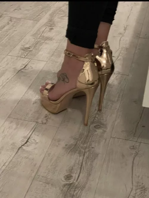 Heels and Leggings by JeannyPan