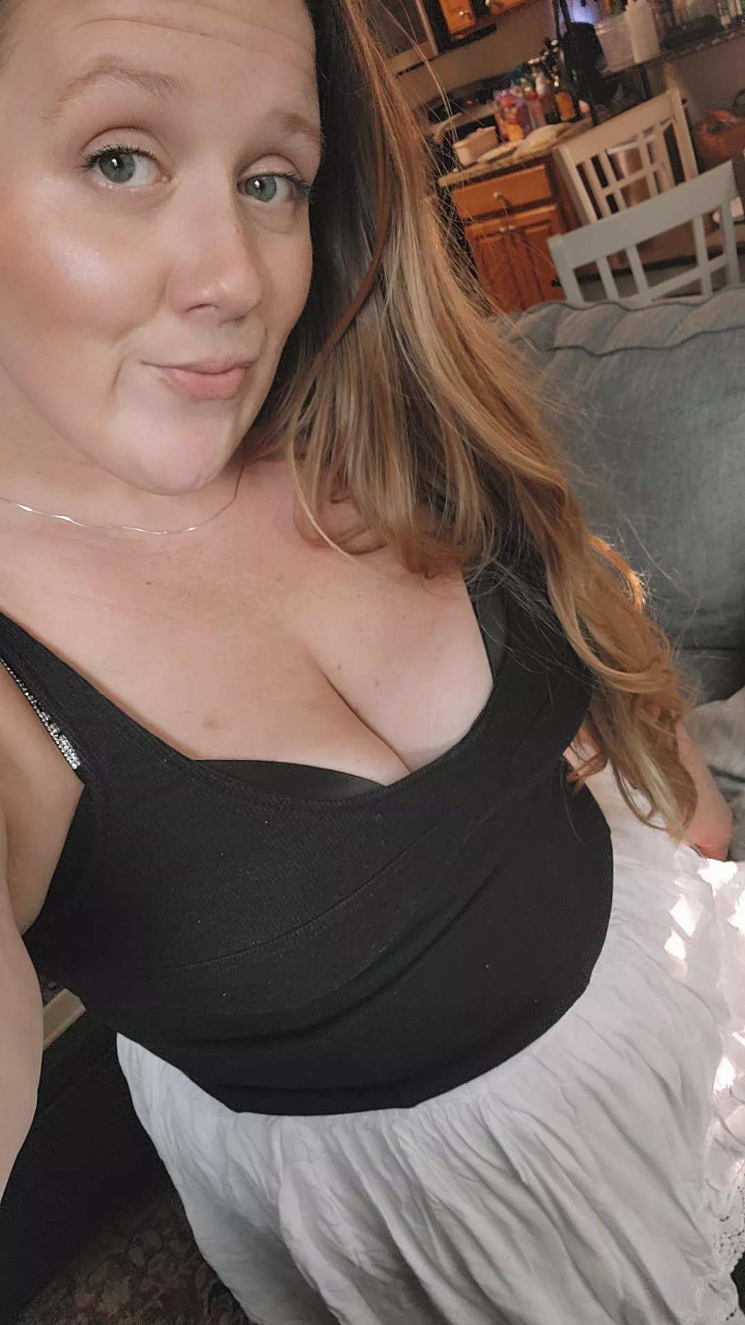 Hi!  posted by wannapizzame69