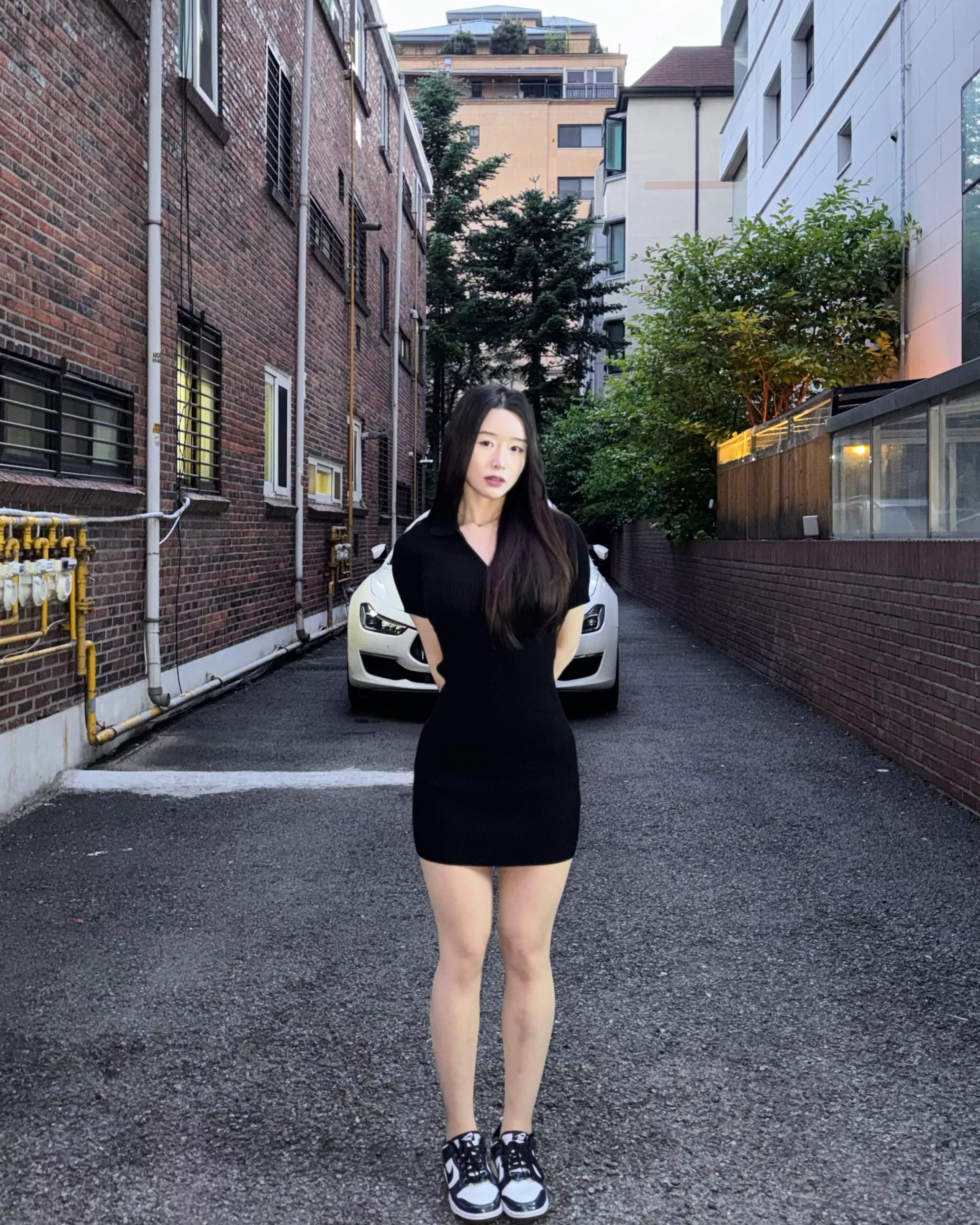 Hope my body looks good in this tight dress 🙈 posted by xoo_Chloe