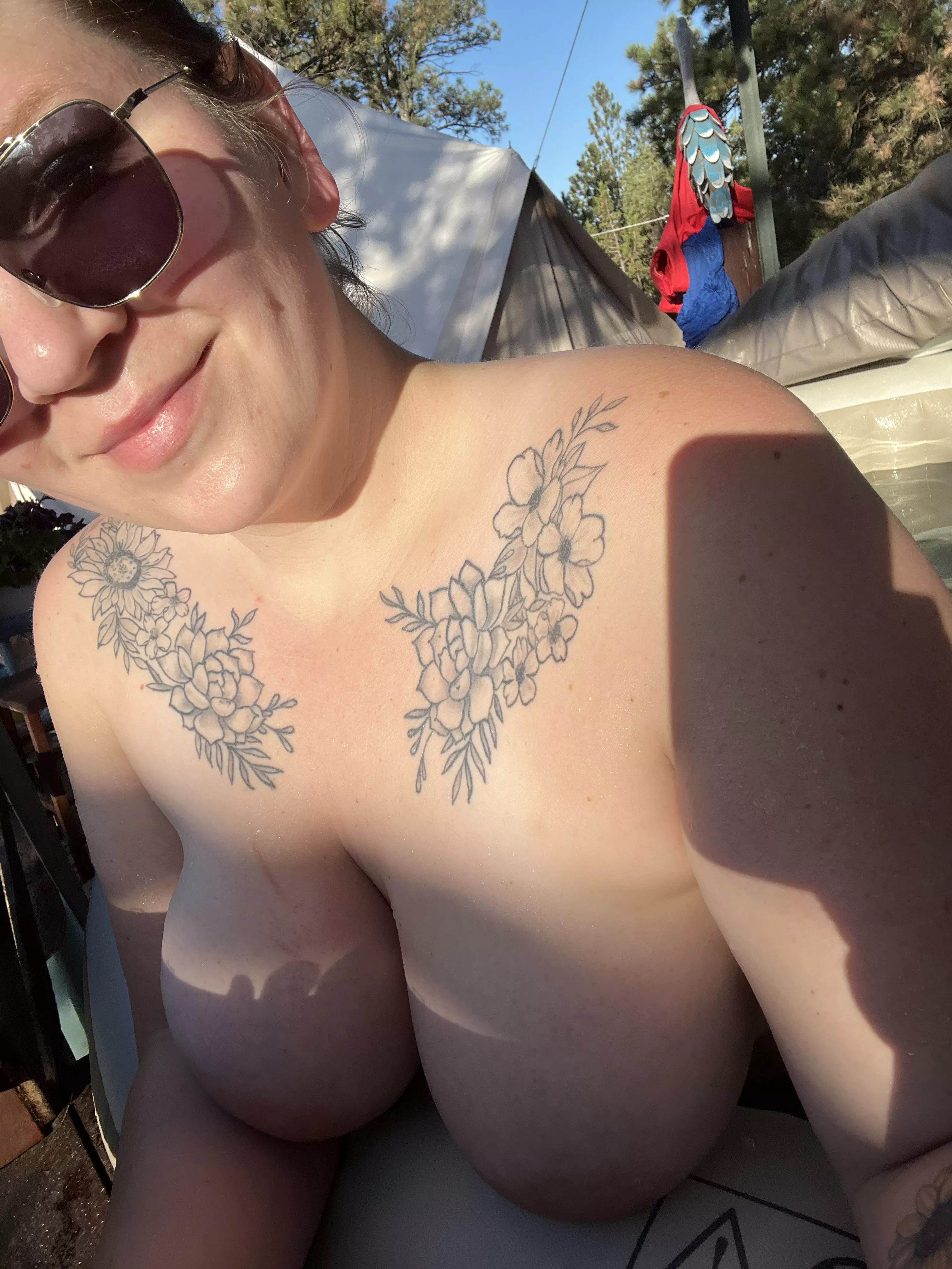 Hot tub at the vrbo. Get in  posted by PLANTSN0TPE0PLE