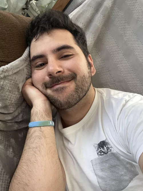 I just wanted to smile that’s all and hi 👋  by Kinkypits4