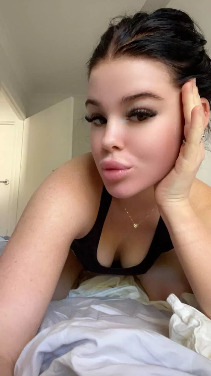 I wonder if my cleavage tease you enough to get hard posted by AdBrilliant2911