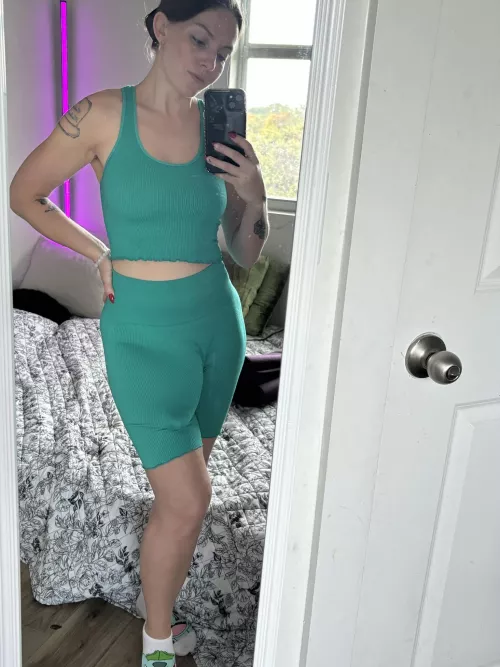 Lets get a work out in by Lilithroseof24