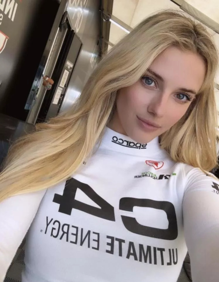 Lindsay Marie Brewer posted by ThisActuator3213