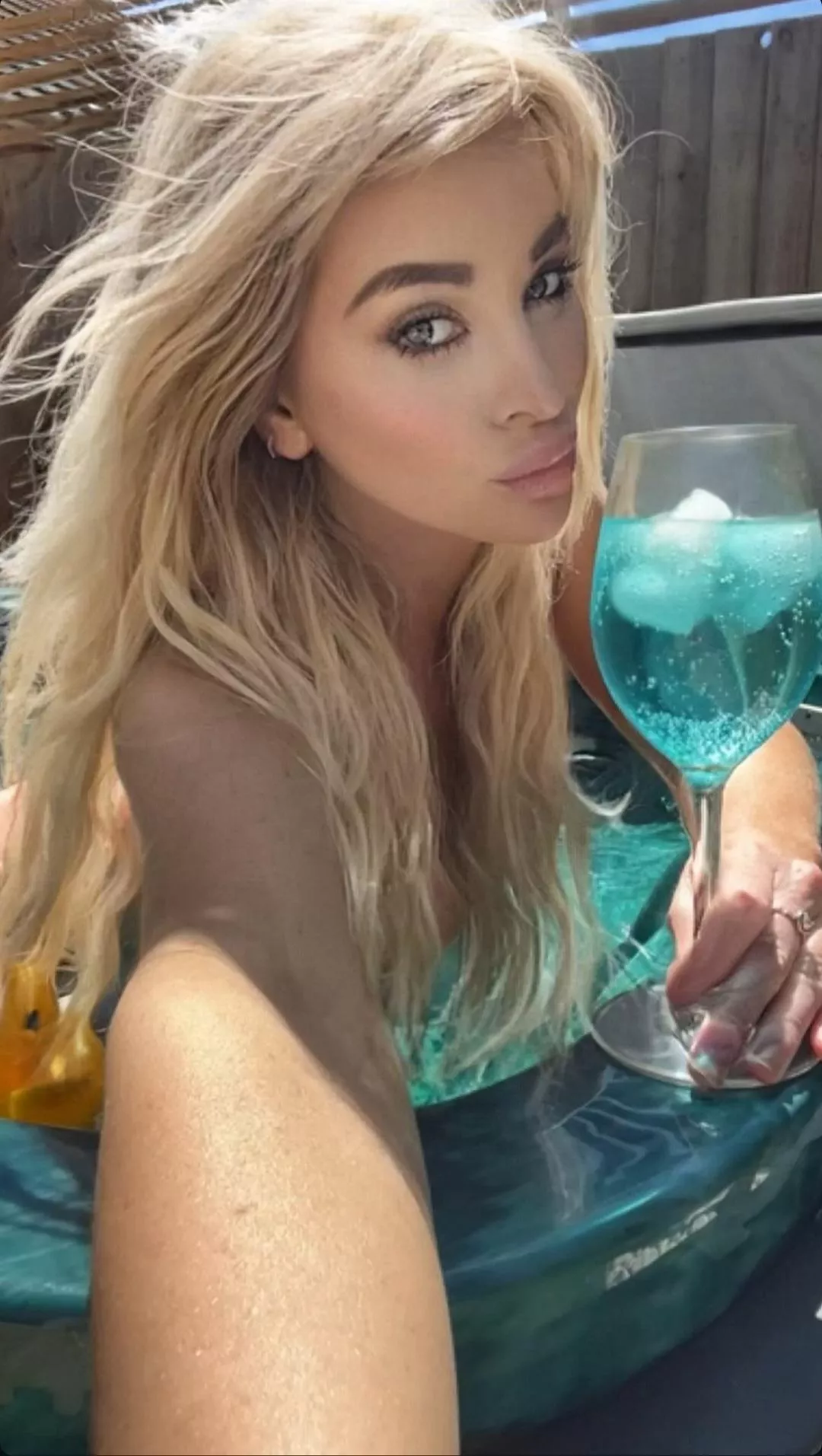 Lola posted by davedaveodave